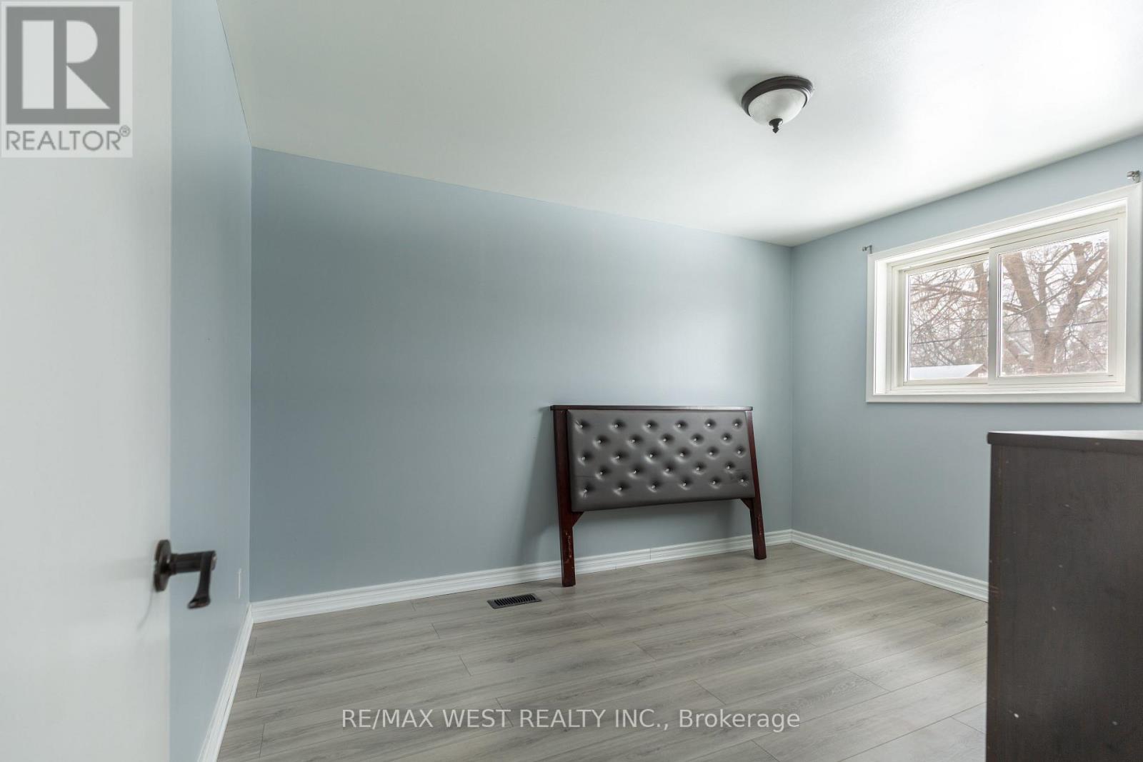 29 Monterrey Drive, Toronto, Ontario  M9V 1S7 - Photo 12 - W12722952