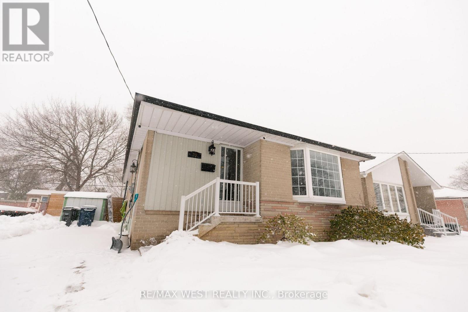 29 Monterrey Drive, Toronto, Ontario  M9V 1S7 - Photo 22 - W12722952