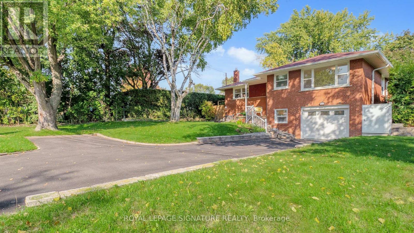 145 Sloane Avenue, Toronto, Ontario  M4A 2B8 - Photo 3 - C12723476