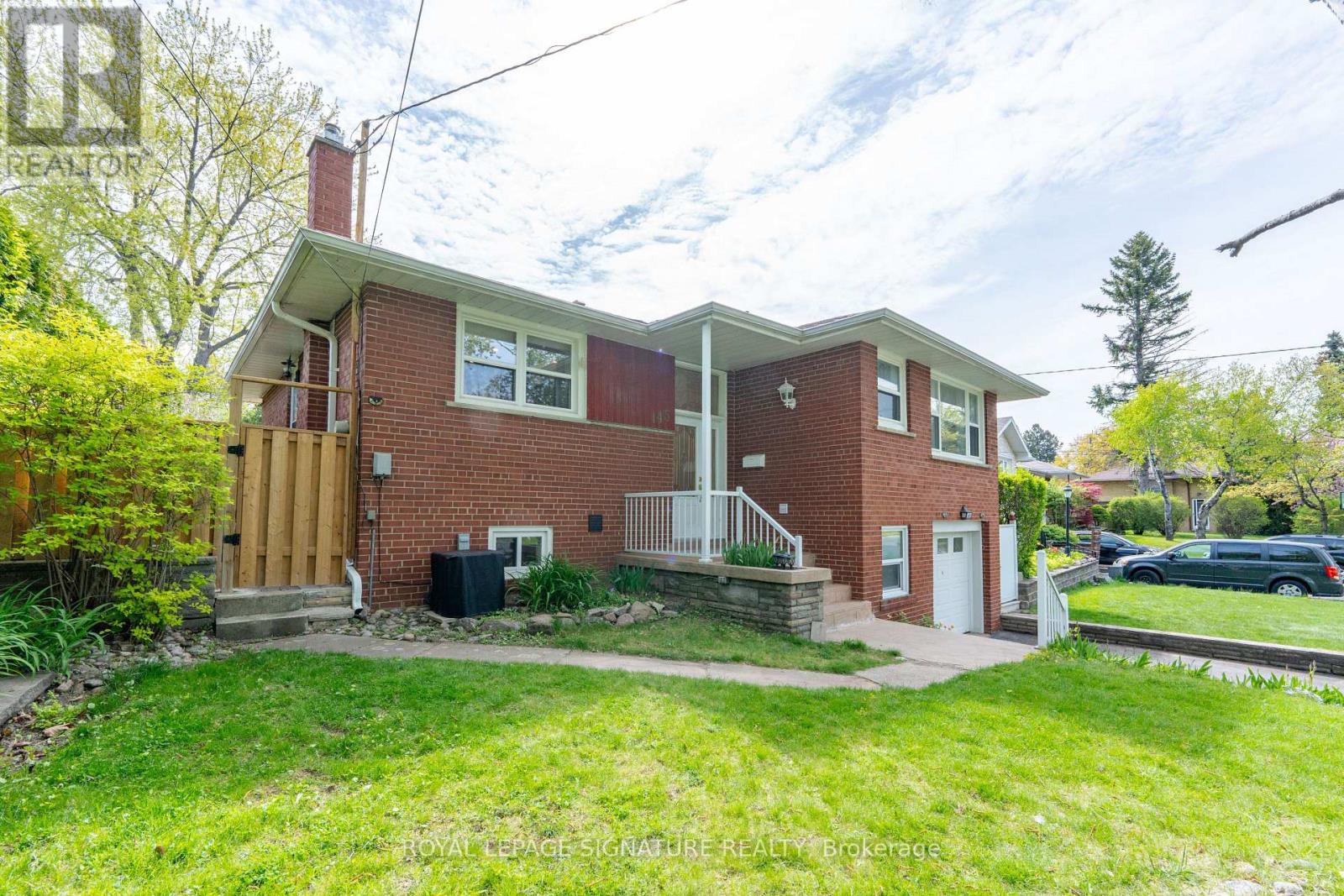 145 Sloane Avenue, Toronto, Ontario  M4A 2B8 - Photo 5 - C12723476