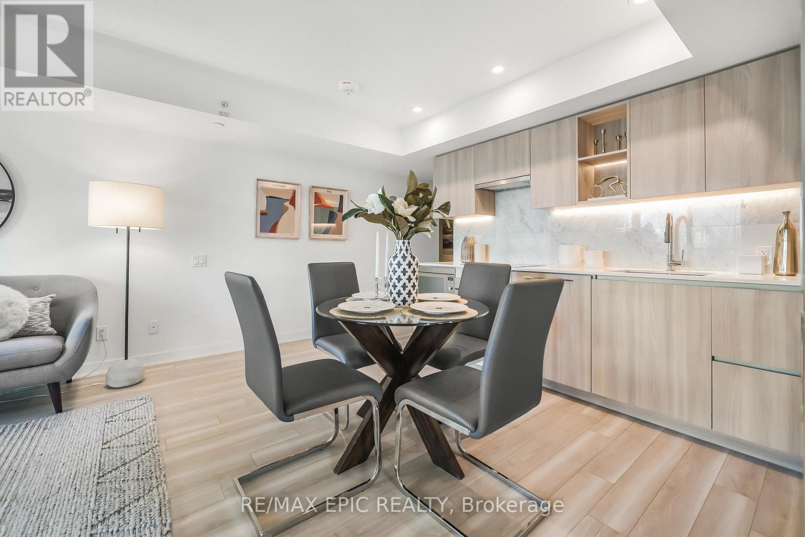 810 - 17 Bathurst Street, Toronto, Ontario  M5V 0N1 - Photo 7 - C12723510