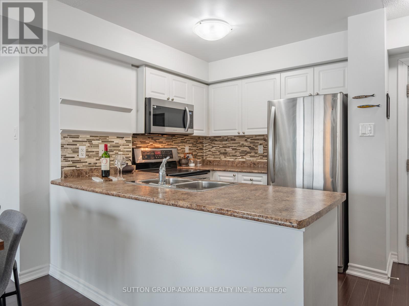 201 - 920 Sheppard Avenue W, Toronto, Ontario  M3H 0A2 - Photo 5 - C12723592