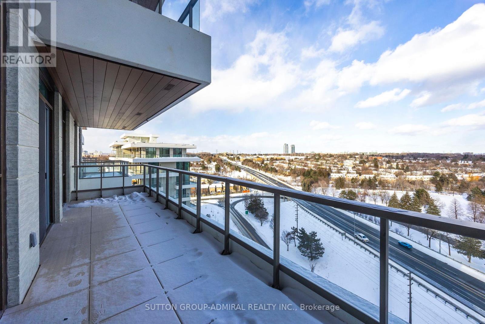 399 Royal Orchard Boulevard, Markham, Ontario  L3T 0H3 - Photo 3 - N12723536