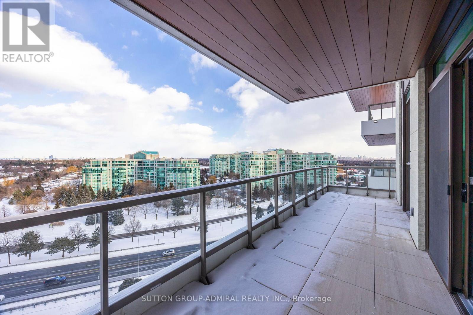 399 Royal Orchard Boulevard, Markham, Ontario  L3T 0H3 - Photo 4 - N12723536