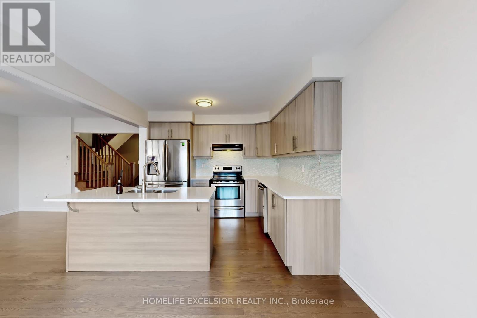 220 Payne Crescent, Aurora, Ontario  L4G 0T6 - Photo 10 - N12723550