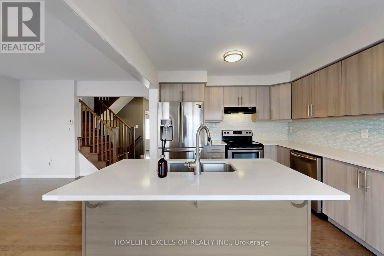 220 Payne Crescent, Aurora, Ontario  L4G 0T6 - Photo 14 - N12723550