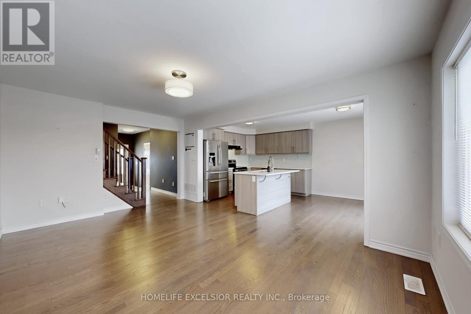 220 Payne Crescent, Aurora, Ontario  L4G 0T6 - Photo 8 - N12723550