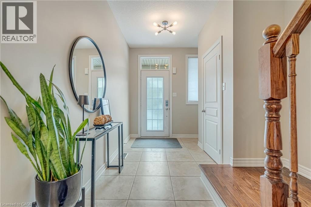 22 Forest Valley Crescent, Dundas, Ontario  L9H 0A7 - Photo 4 - 40799607