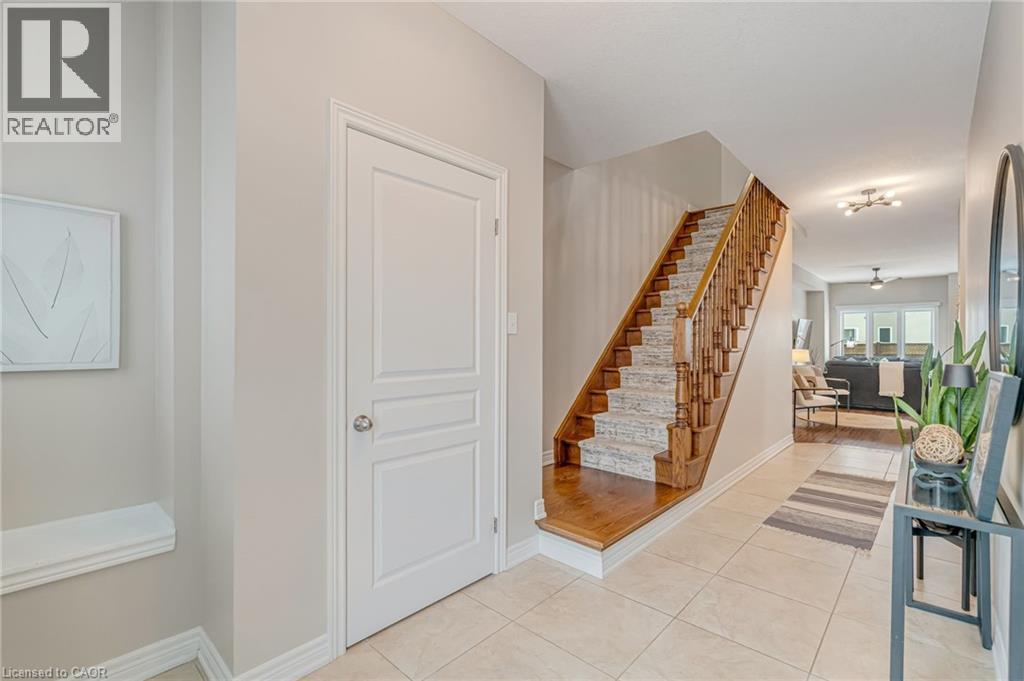 22 Forest Valley Crescent, Dundas, Ontario  L9H 0A7 - Photo 6 - 40799607