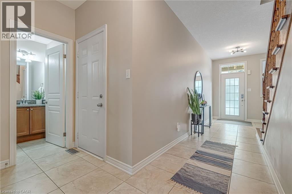 22 Forest Valley Crescent, Dundas, Ontario  L9H 0A7 - Photo 7 - 40799607