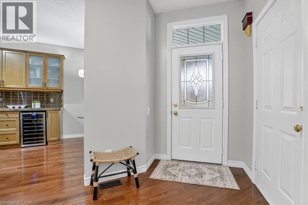 151 Reiber Court, Waterloo, Ontario  N2L 6N2 - Photo 5 - 40779303