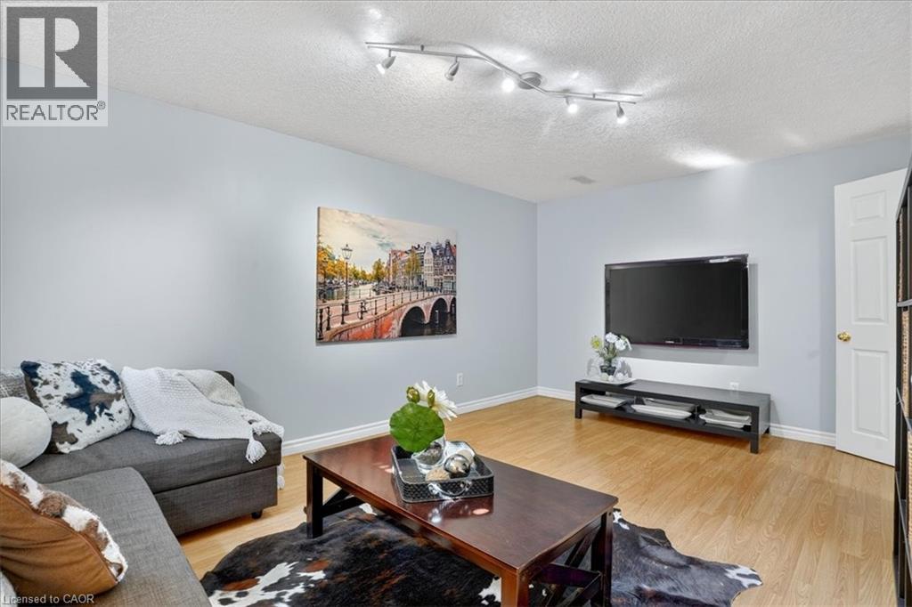 151 Reiber Court, Waterloo, Ontario  N2L 6N2 - Photo 36 - 40779303