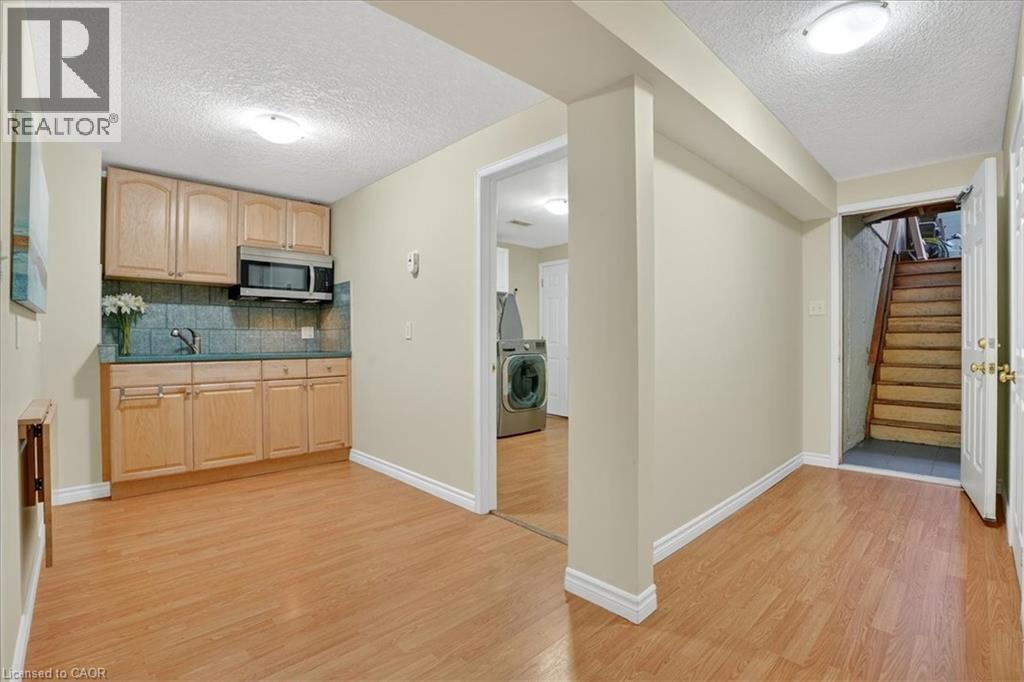 151 Reiber Court, Waterloo, Ontario  N2L 6N2 - Photo 41 - 40779303