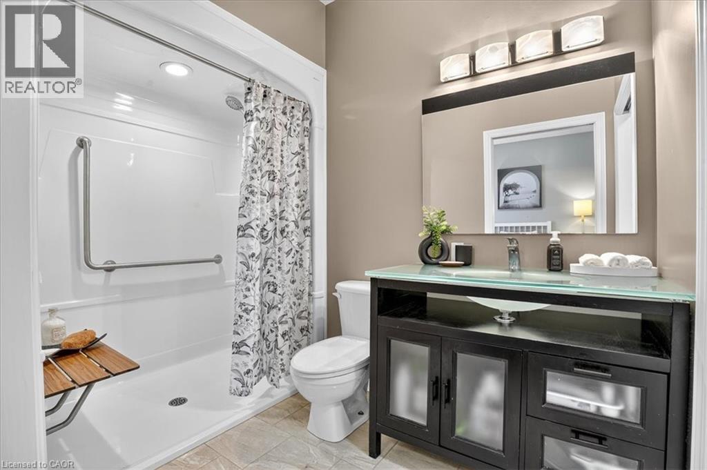 151 Reiber Court, Waterloo, Ontario  N2L 6N2 - Photo 32 - 40779303