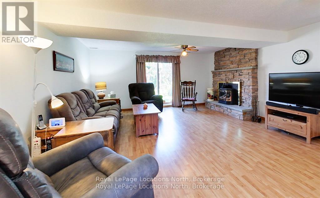 221 John Street, Clearview, Ontario  L0M 1S0 - Photo 11 - S12656324