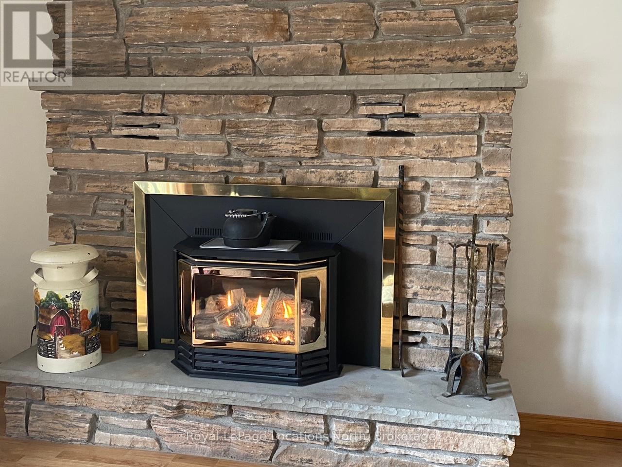 221 John Street, Clearview, Ontario  L0M 1S0 - Photo 13 - S12656324