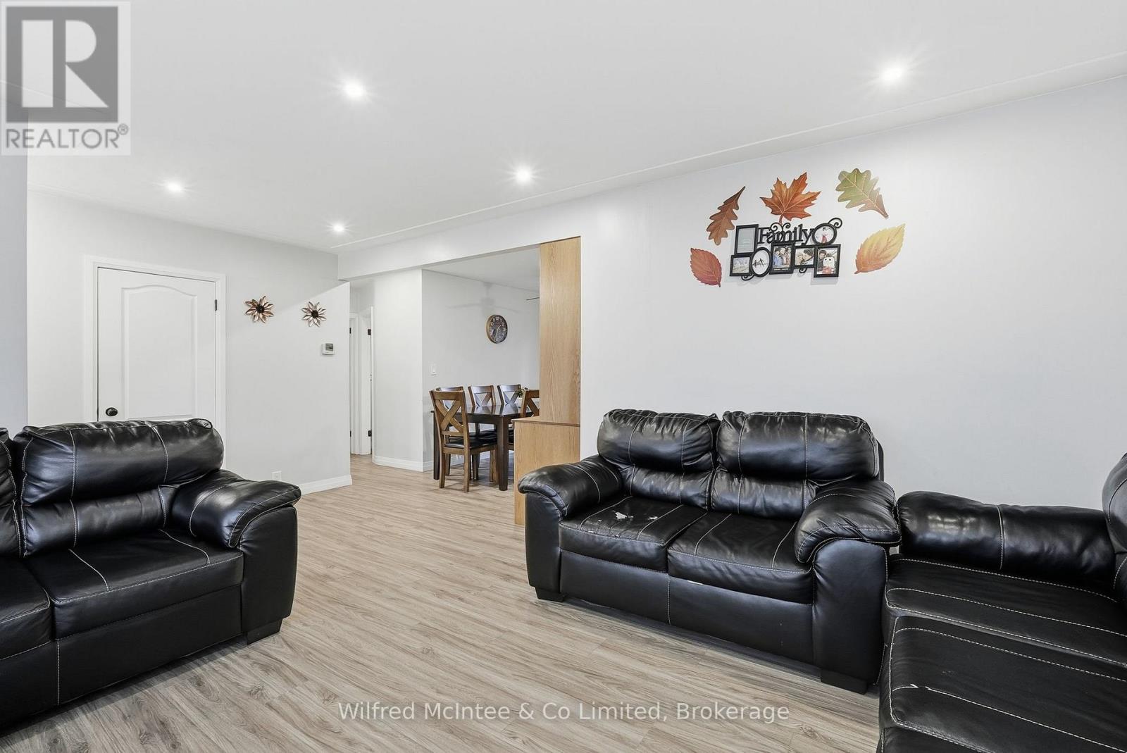 856 York Avenue N, North Perth, Ontario  N4W 2Y6 - Photo 12 - X12723504