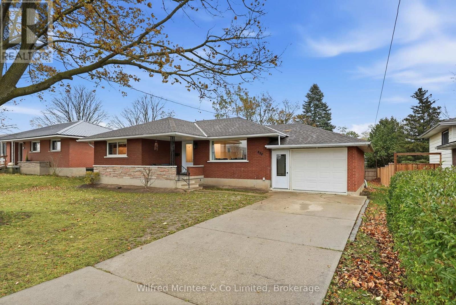 856 York Avenue N, North Perth, Ontario  N4W 2Y6 - Photo 4 - X12723504