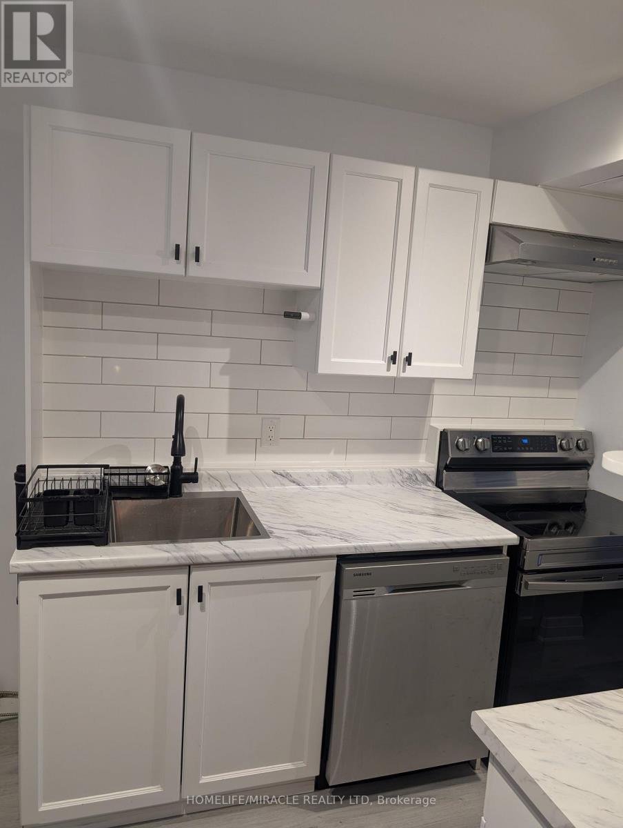 724 - 350 Quigley Road, Hamilton, Ontario  L8K 5N2 - Photo 2 - X12723538