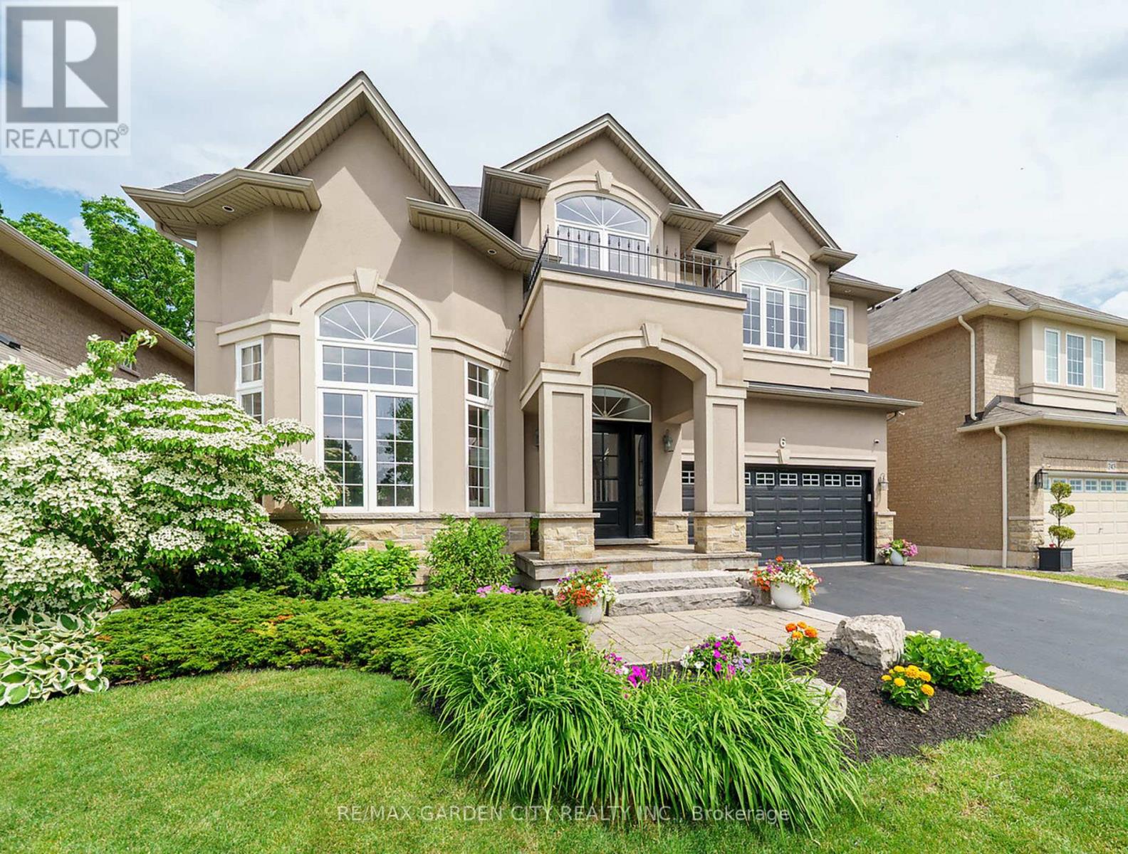 6 Vanderburgh Lane, Grimsby, Ontario  L3M 1P5 - Photo 3 - X12723582