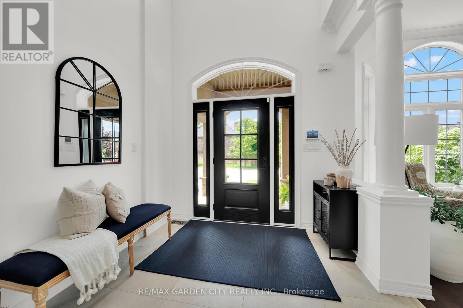 6 Vanderburgh Lane, Grimsby, Ontario  L3M 1P5 - Photo 4 - X12723582