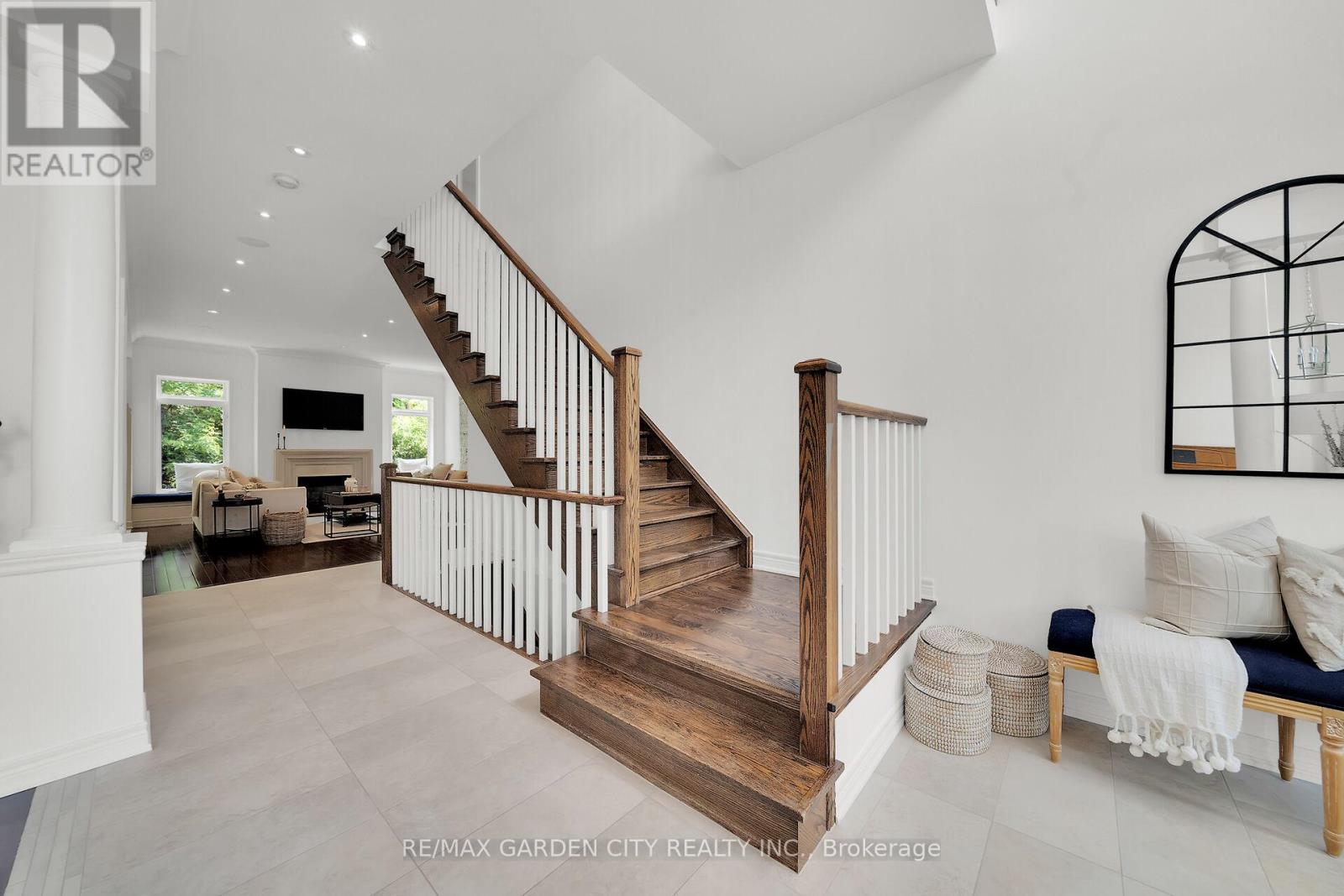 6 Vanderburgh Lane, Grimsby, Ontario  L3M 1P5 - Photo 5 - X12723582