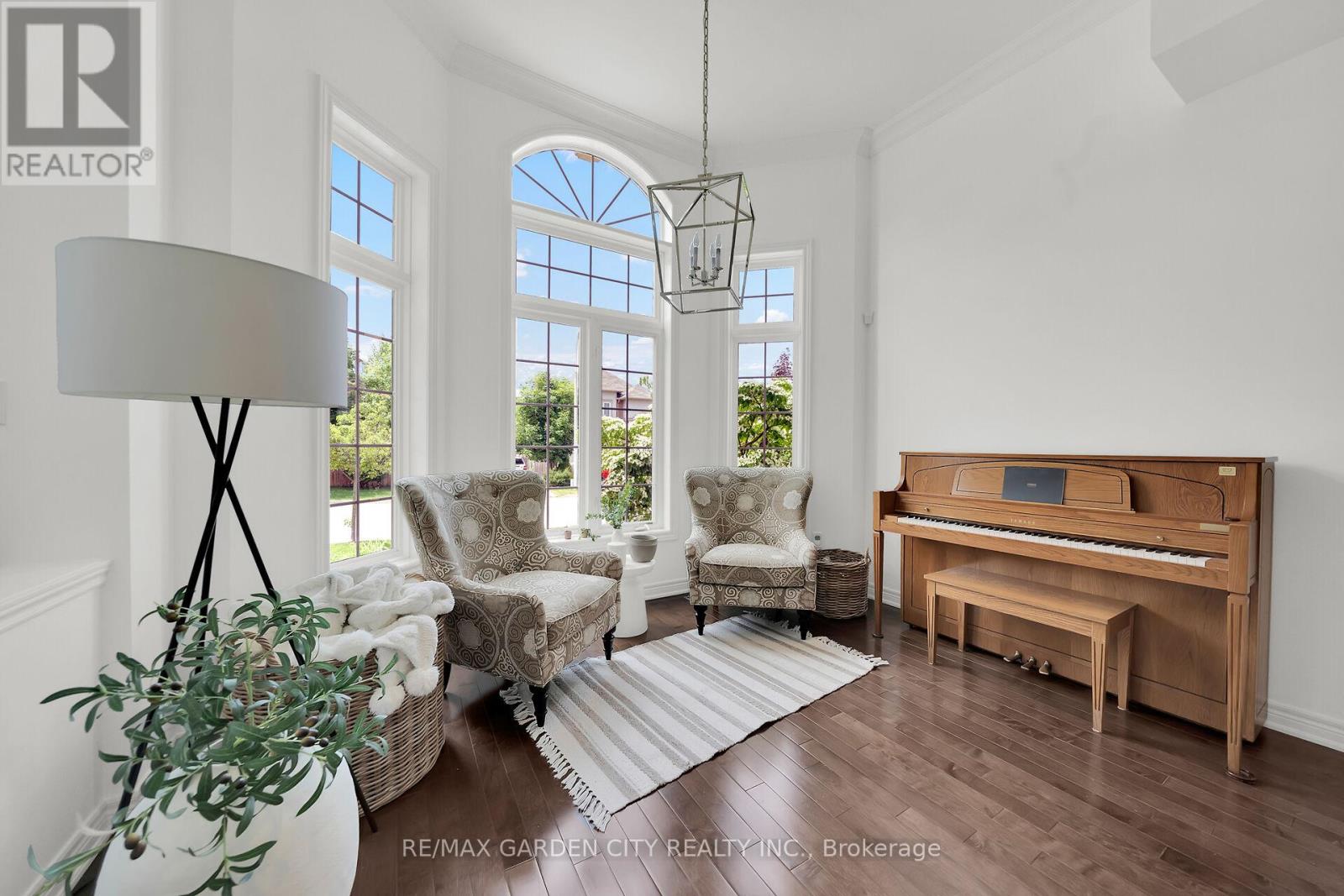 6 Vanderburgh Lane, Grimsby, Ontario  L3M 1P5 - Photo 7 - X12723582