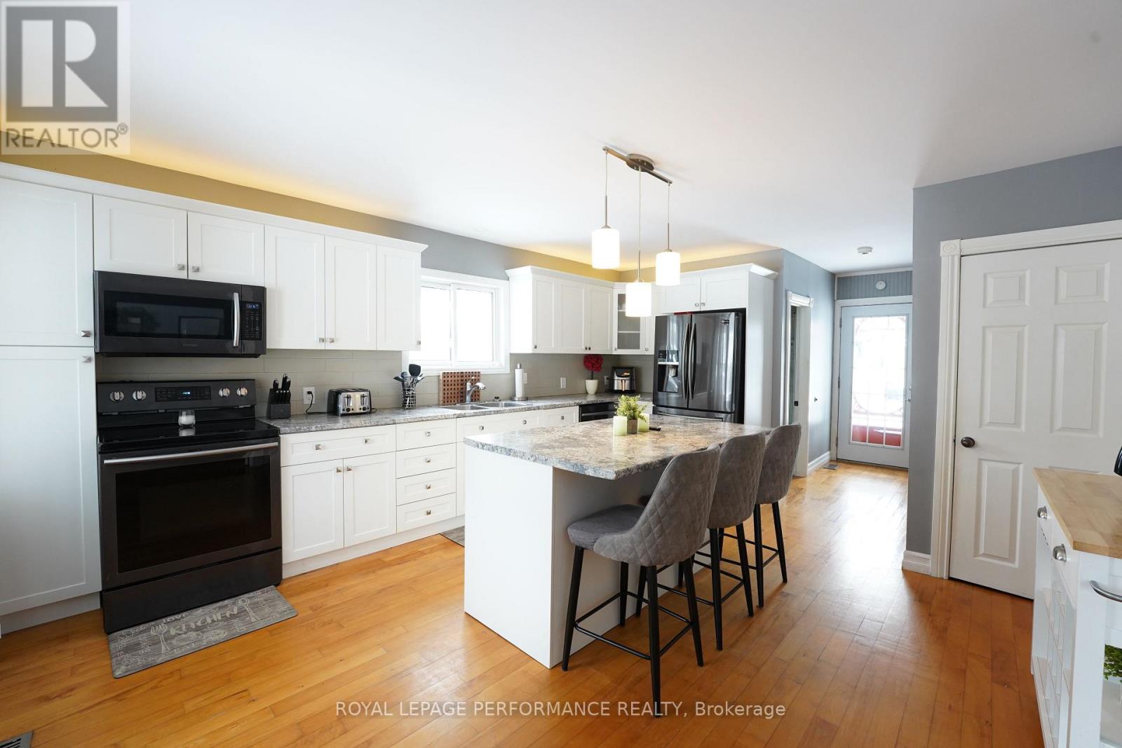 209 Anthony Street, Cornwall, Ontario  K6H 5K2 - Photo 5 - X12723766