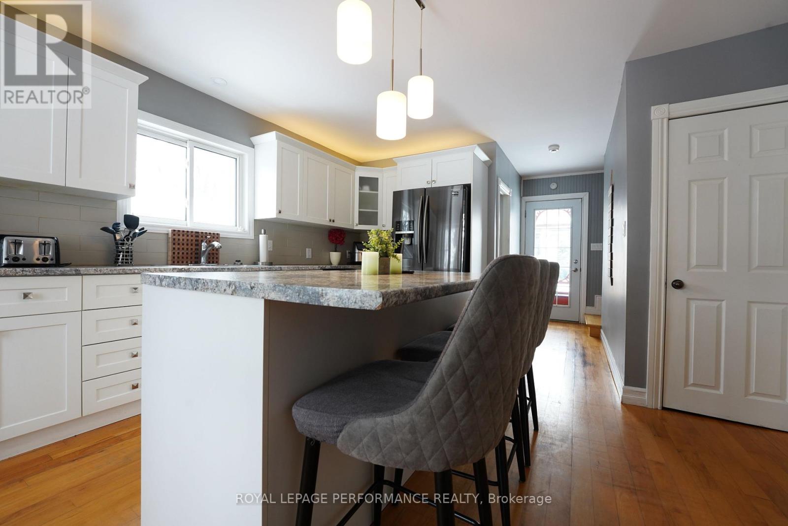 209 Anthony Street, Cornwall, Ontario  K6H 5K2 - Photo 8 - X12723766