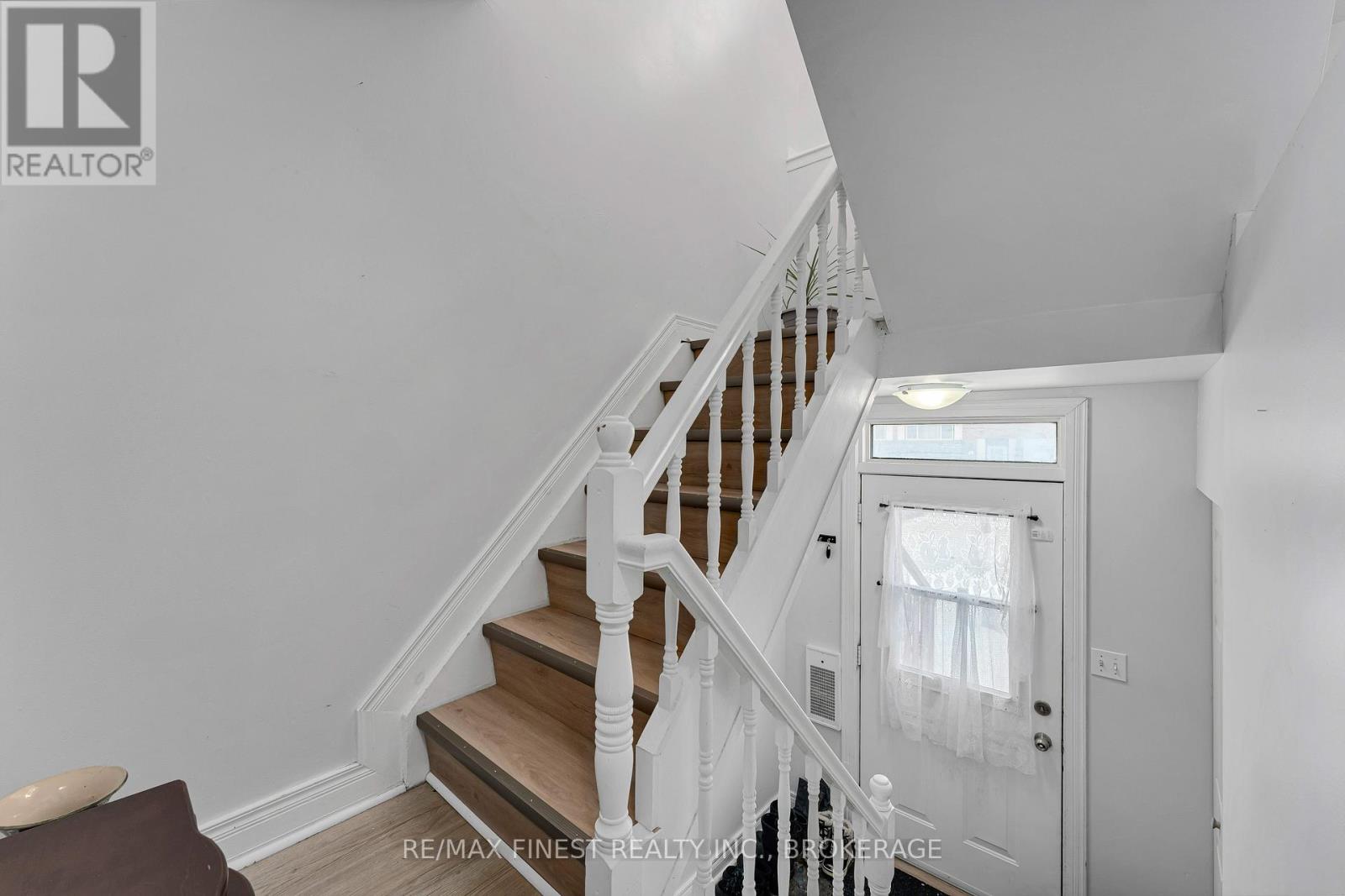 46 - 46 Meadow Lane, Greater Napanee, Ontario  K7R 3R8 - Photo 3 - X12723598