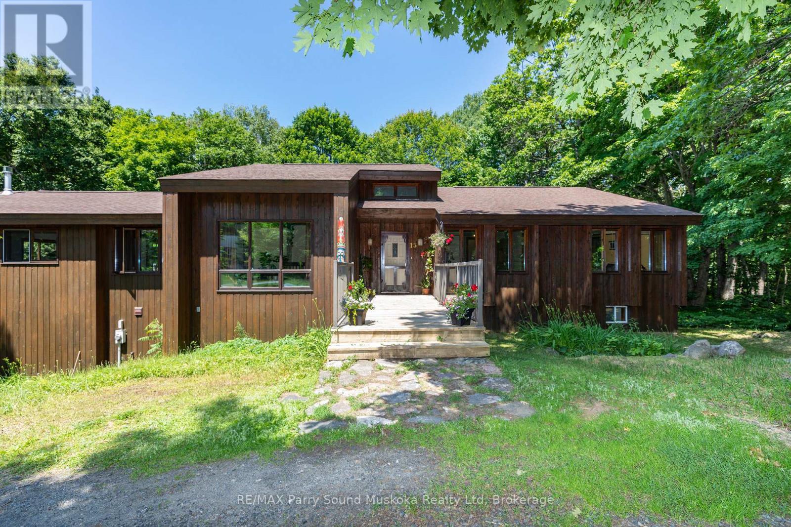 15 SKERRYVORE CIRCLE, McDougall, Ontario