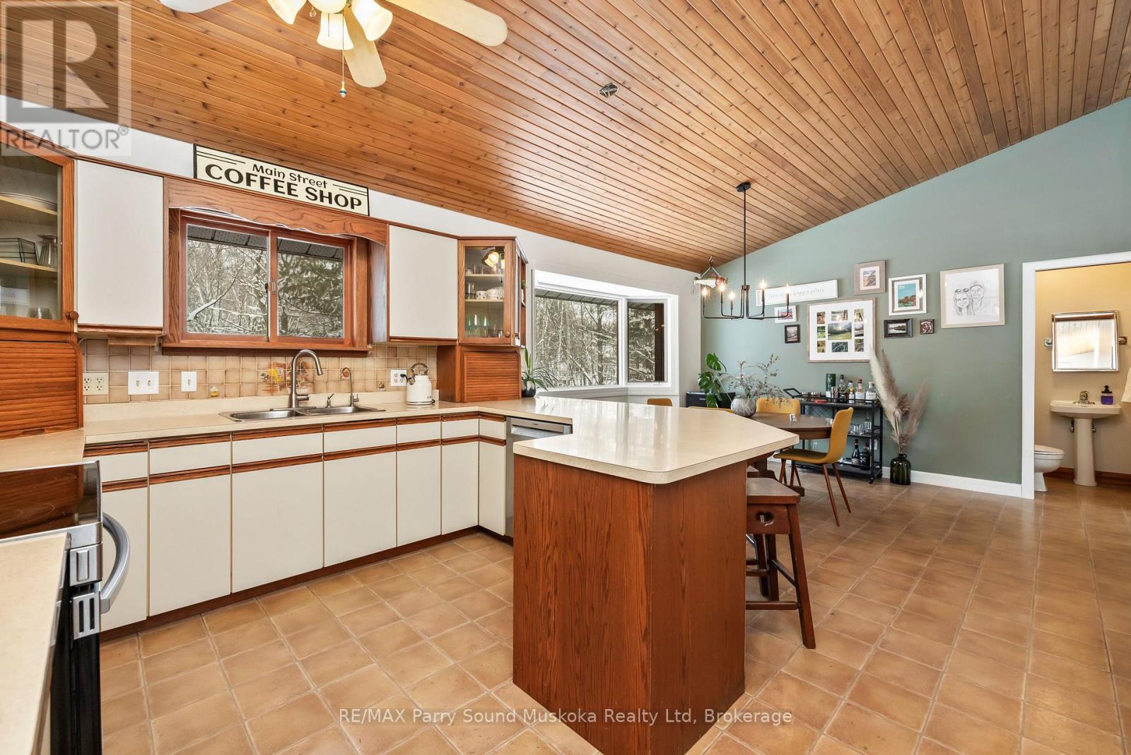 15 Skerryvore Circle, Mcdougall, Ontario  P2A 2W9 - Photo 12 - X12723696