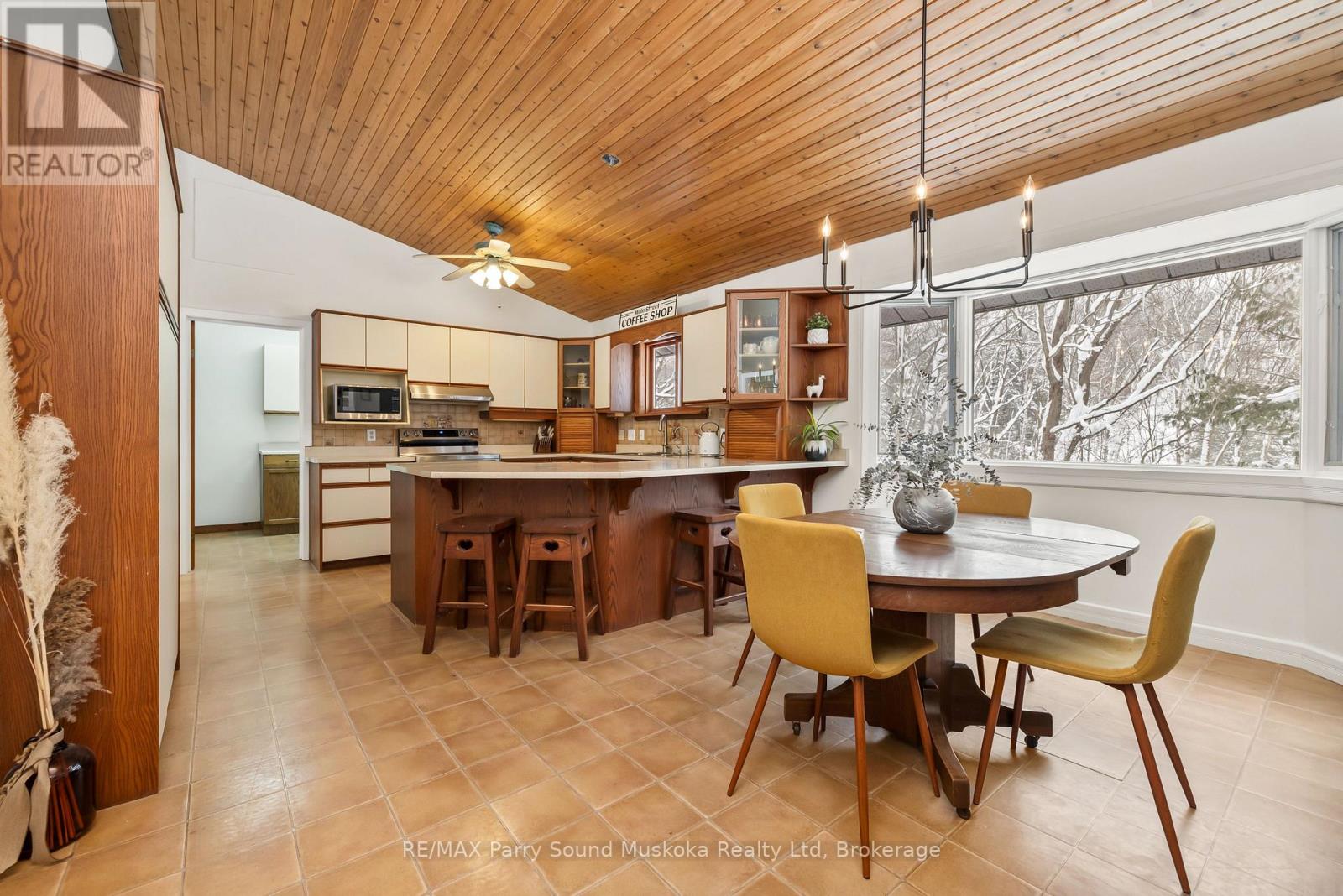 15 Skerryvore Circle, Mcdougall, Ontario  P2A 2W9 - Photo 14 - X12723696