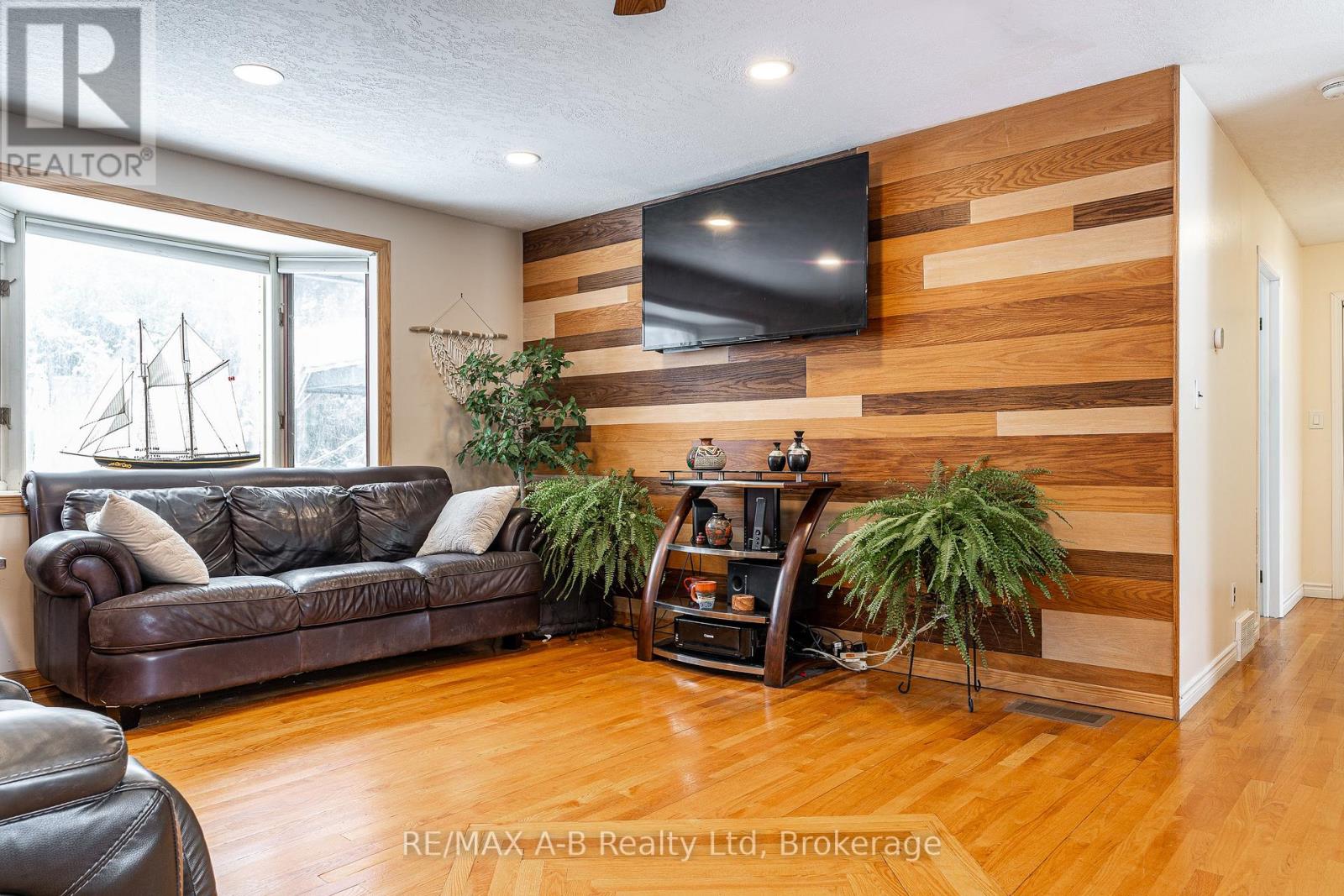 332 Widder Street E, St. Marys, Ontario  N4X 1A6 - Photo 10 - X12723716