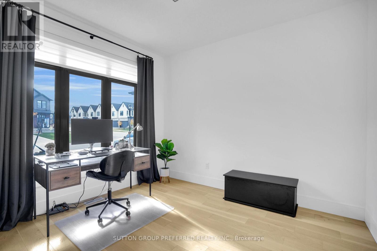 1928 Trailsway Drive, London South, Ontario  N6K 0K7 - Photo 7 - X12723614