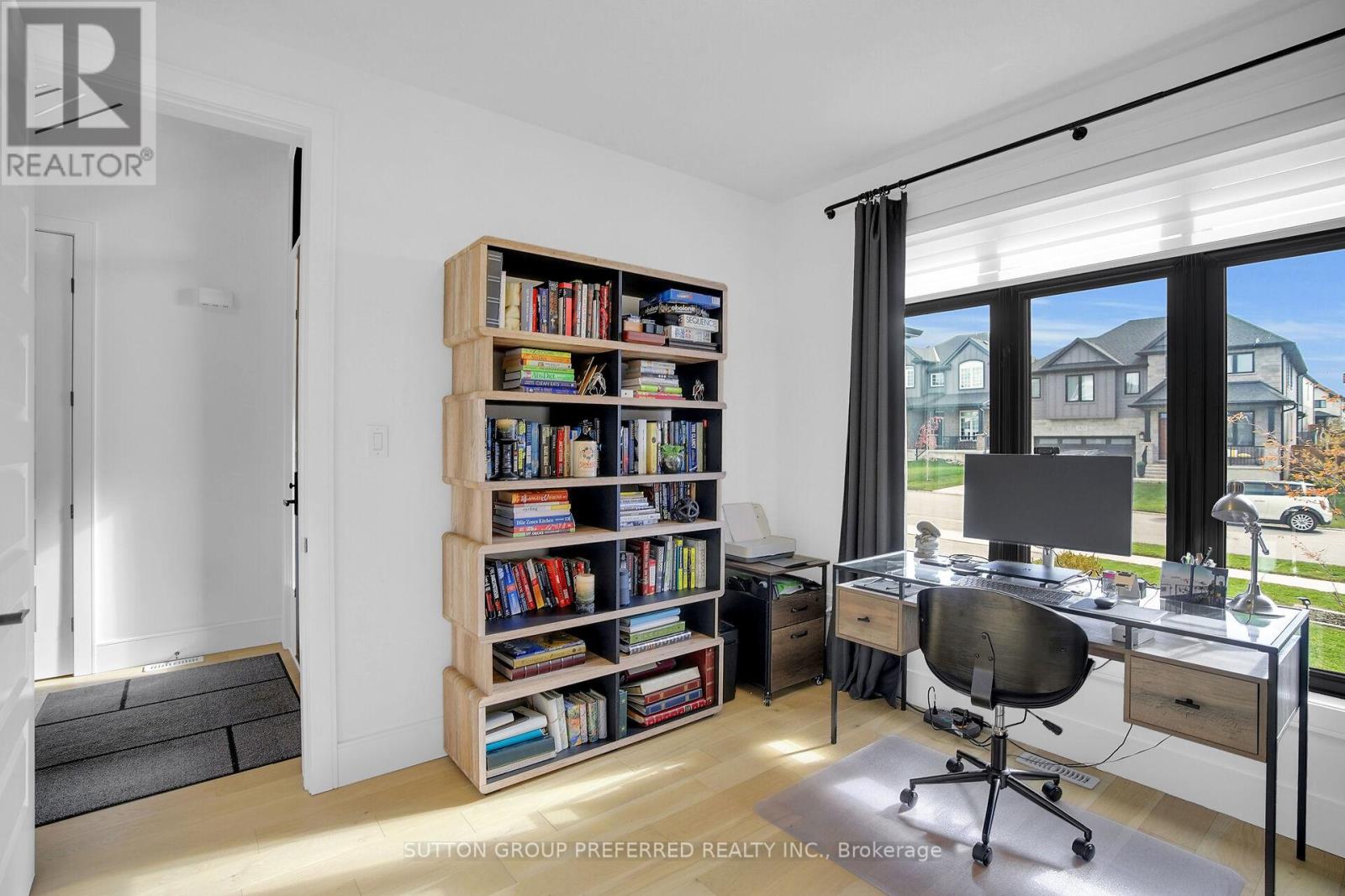 1928 Trailsway Drive, London South, Ontario  N6K 0K7 - Photo 8 - X12723614