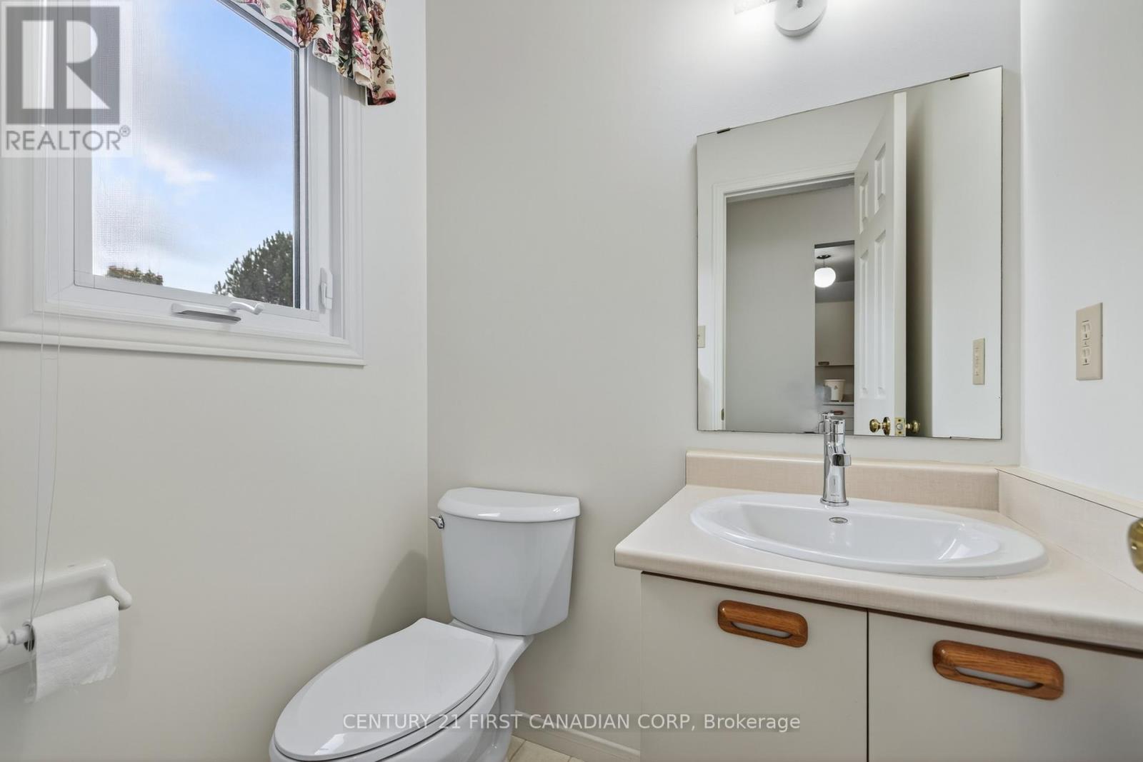 11 - 141 Condor Court, London East, Ontario  N5W 6A1 - Photo 11 - X12723622