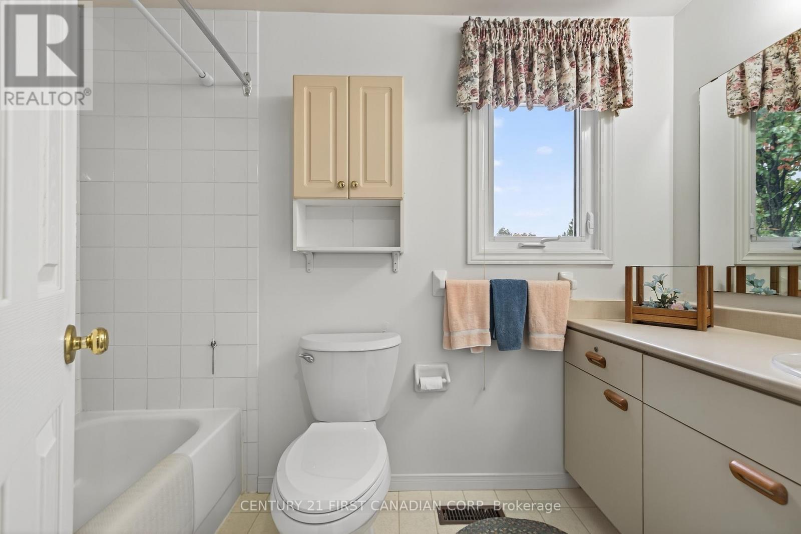 11 - 141 Condor Court, London East, Ontario  N5W 6A1 - Photo 29 - X12723622