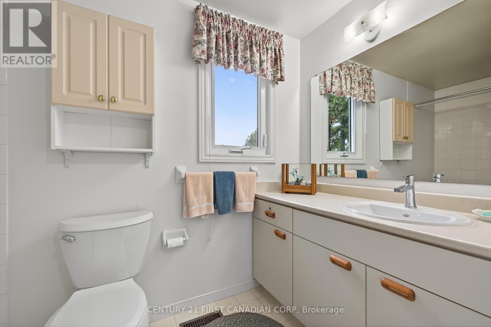 11 - 141 Condor Court, London East, Ontario  N5W 6A1 - Photo 30 - X12723622