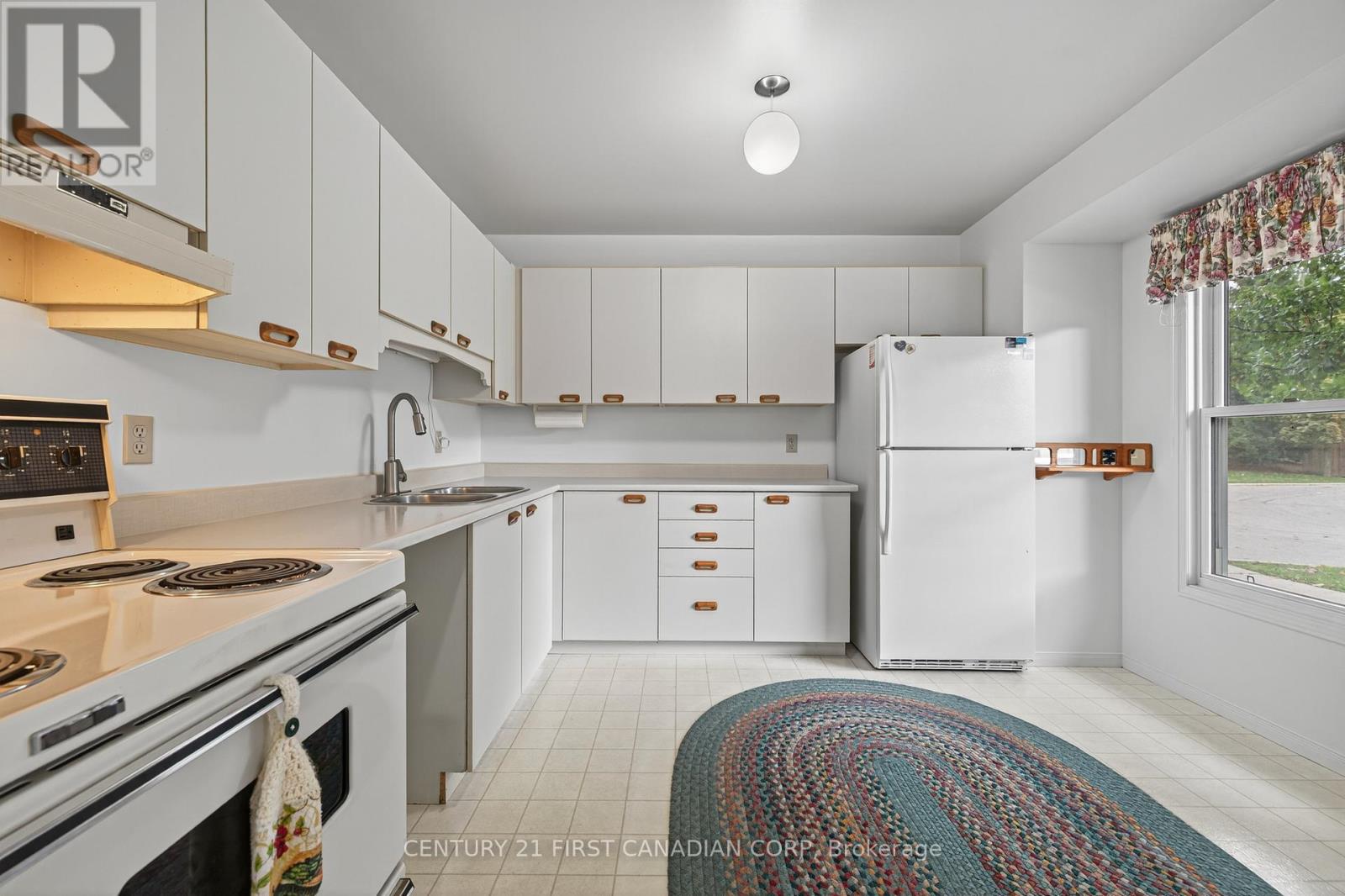 11 - 141 Condor Court, London East, Ontario  N5W 6A1 - Photo 6 - X12723622