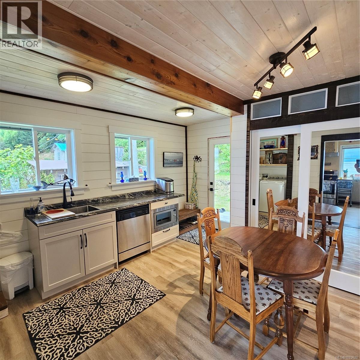 497 Fir St, Alert Bay, British Columbia  V0N 1A0 - Photo 7 - 1023620