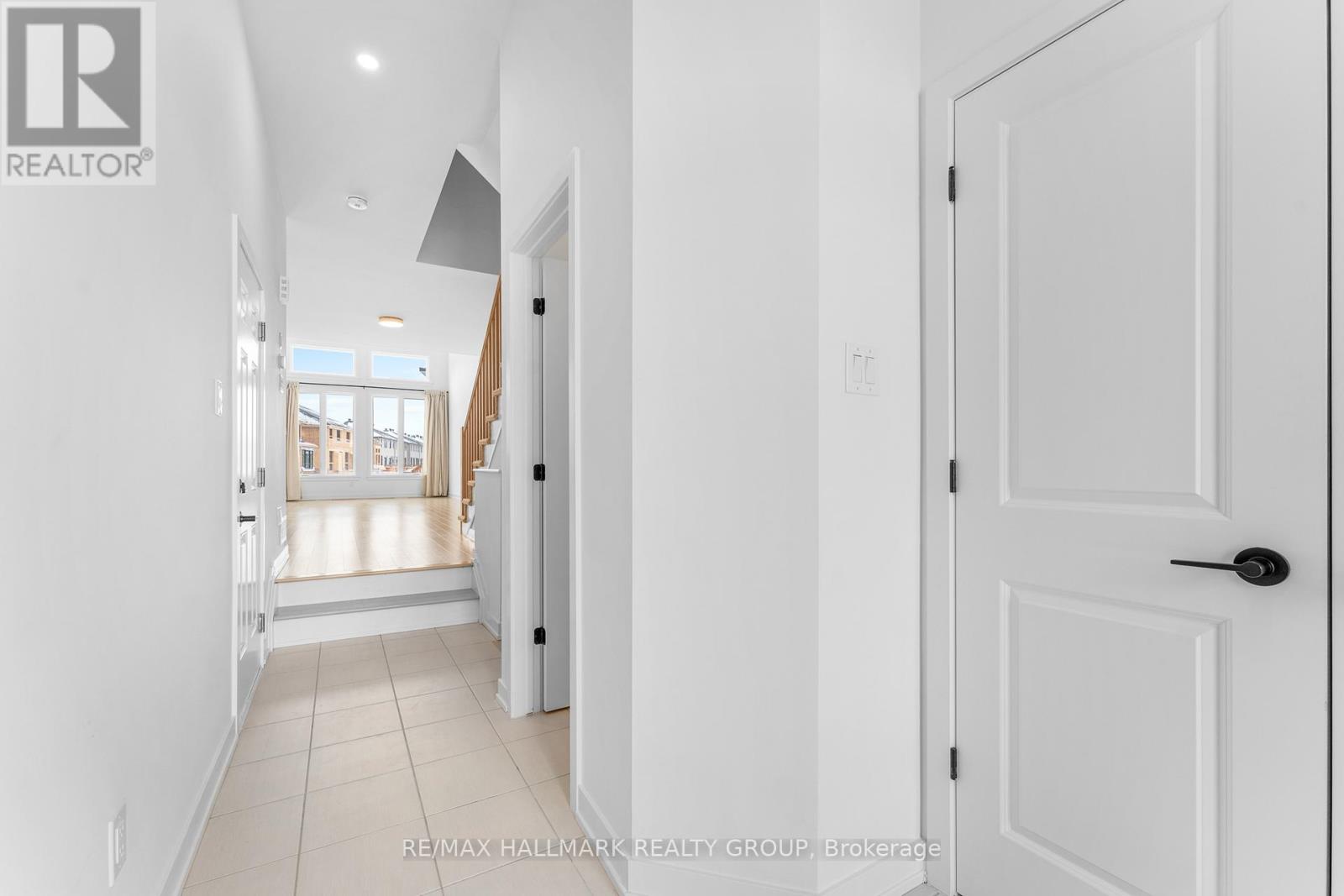 136 Ploughshare Road, Ottawa, Ontario  K2S 2T8 - Photo 4 - X12723600