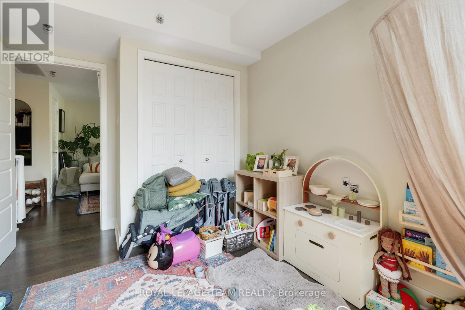 324 - 300c Lett Street, Ottawa, Ontario  K1R 0A8 - Photo 11 - X12723652