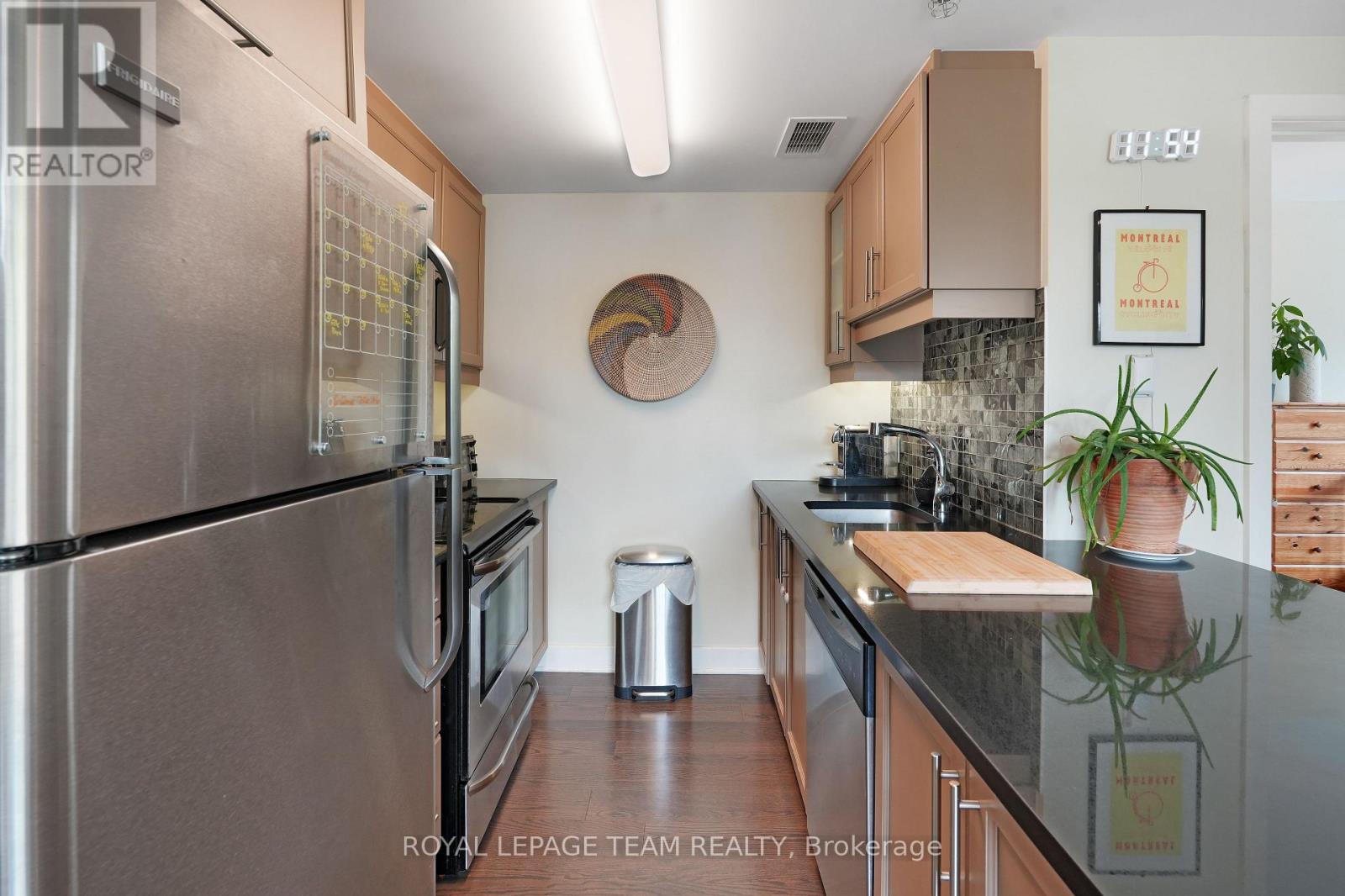 324 - 300c Lett Street, Ottawa, Ontario  K1R 0A8 - Photo 21 - X12723652