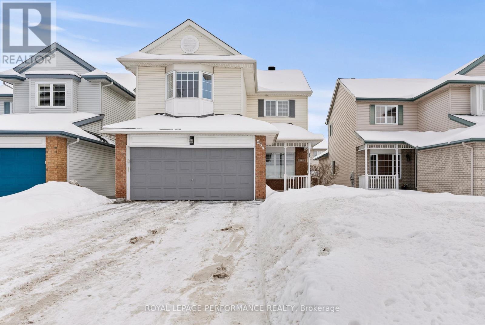 654 Valin Street, Ottawa, Ontario  K4A 3S9 - Photo 2 - X12723756