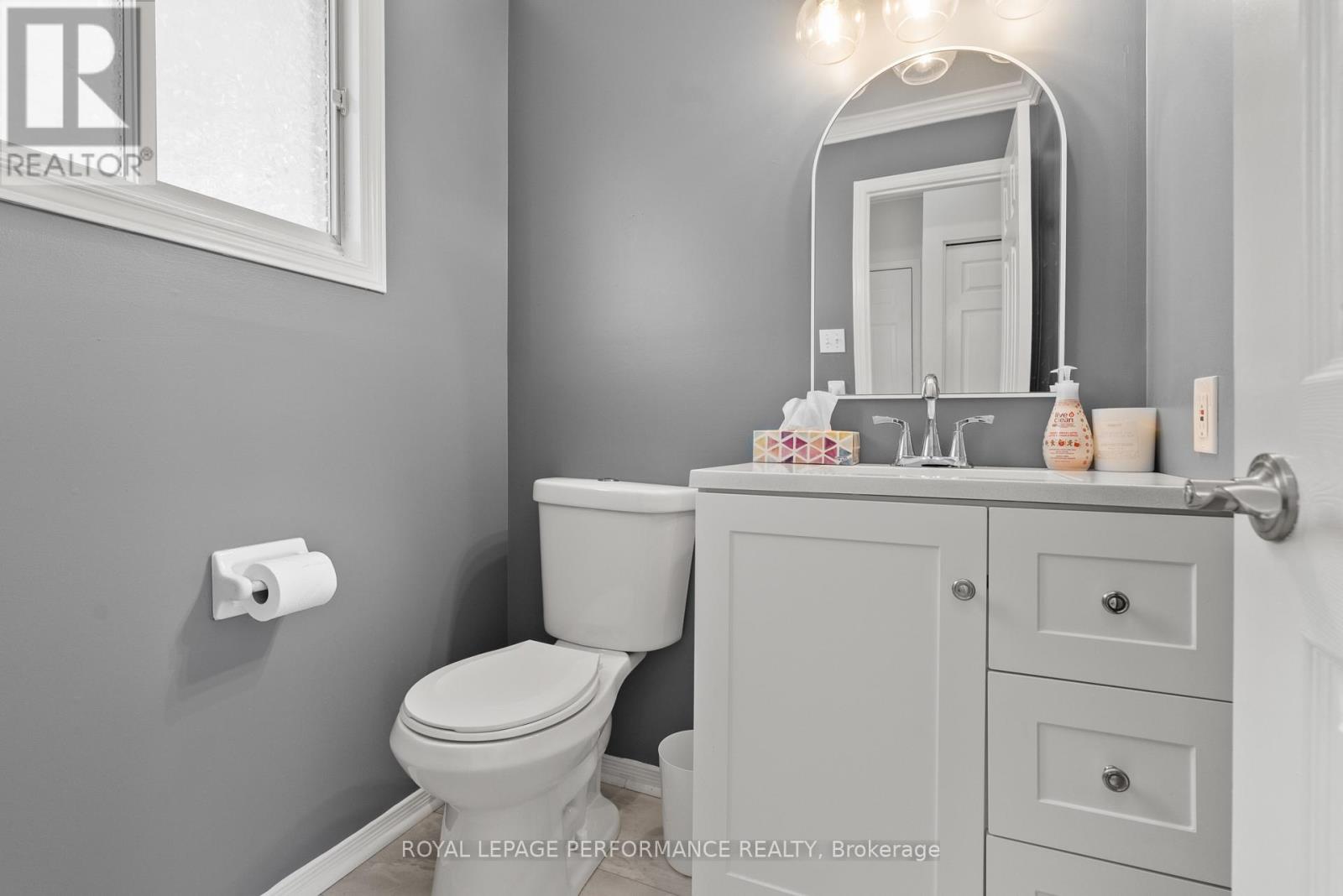 654 Valin Street, Ottawa, Ontario  K4A 3S9 - Photo 5 - X12723756