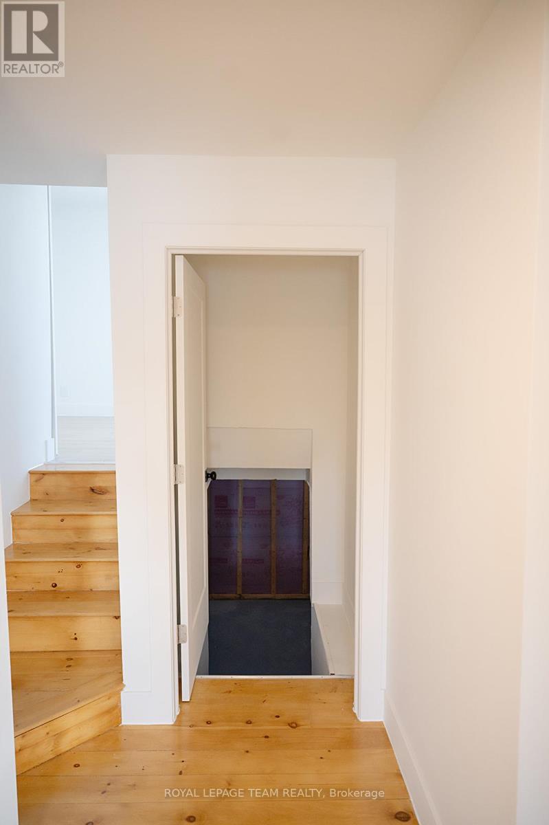 405 Barnes Street, North Grenville, Ontario  K0G 1J0 - Photo 12 - X12723782