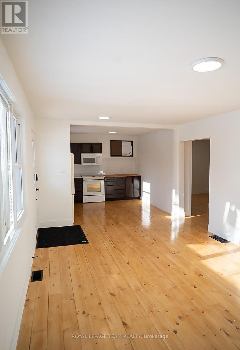 405 Barnes Street, North Grenville, Ontario  K0G 1J0 - Photo 8 - X12723782