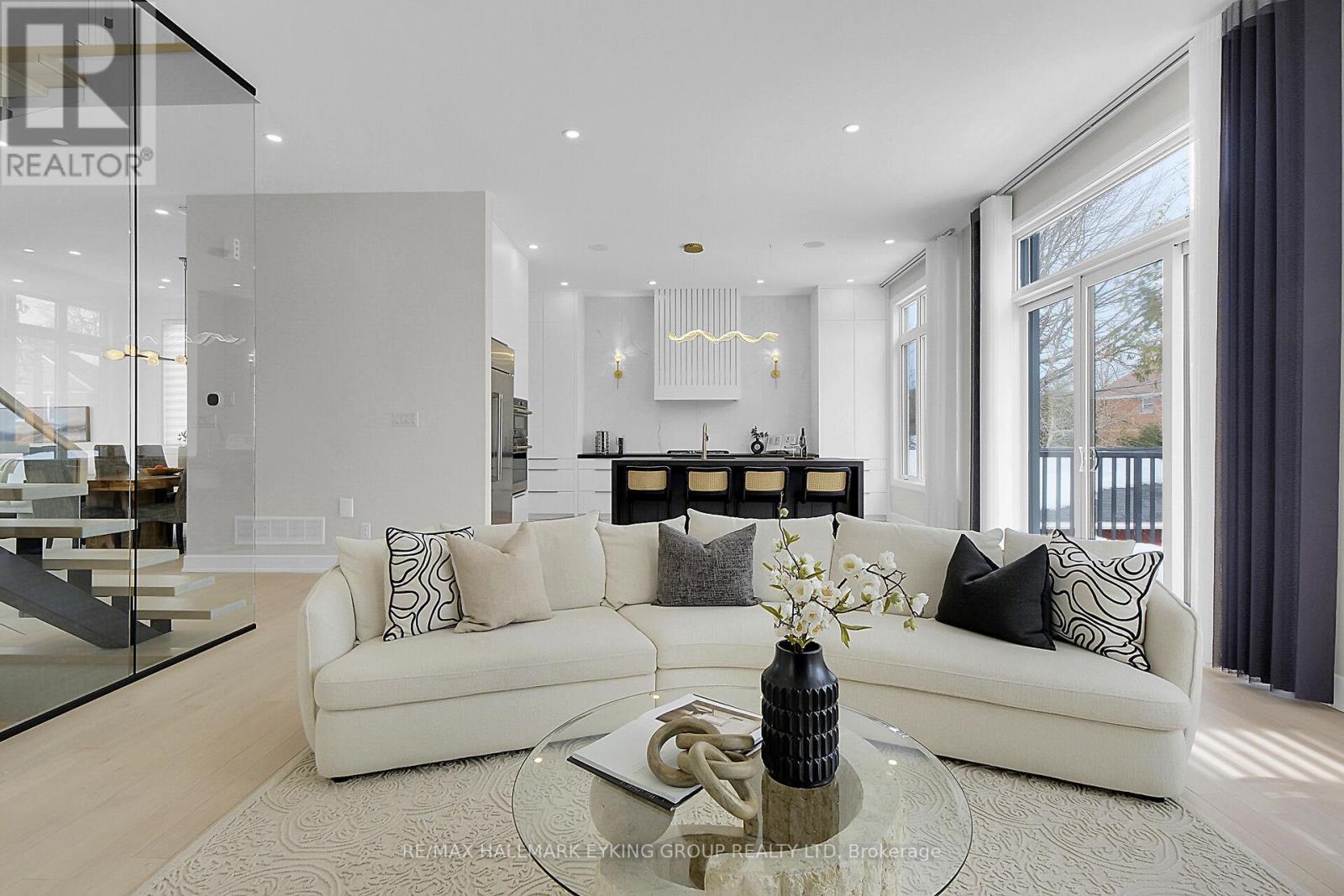 623 Rowanwood Avenue, Ottawa, Ontario  K2A 3E3 - Photo 12 - X12723832