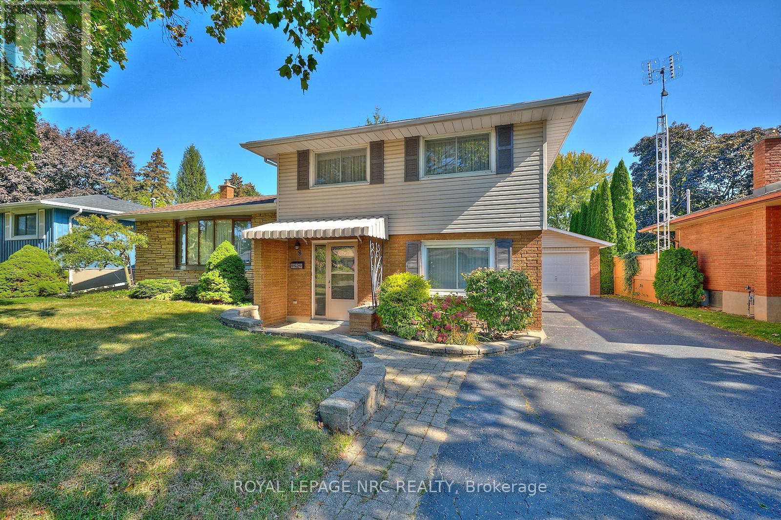 8 La Salle Drive, St. Catharines, Ontario  L2M 2E4 - Photo 1 - X12723636